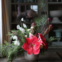Load image into Gallery viewer, Seasonal Centerpiece